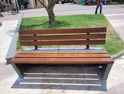 40χρονος πέθανε σε παγκάκι στην πλατεία Αγρότισσας εν μέσω καύσωνα